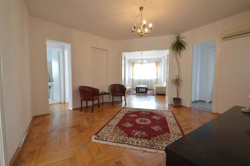 Piata Romana, povestea unui apartament rar, pe Jules Michelet
